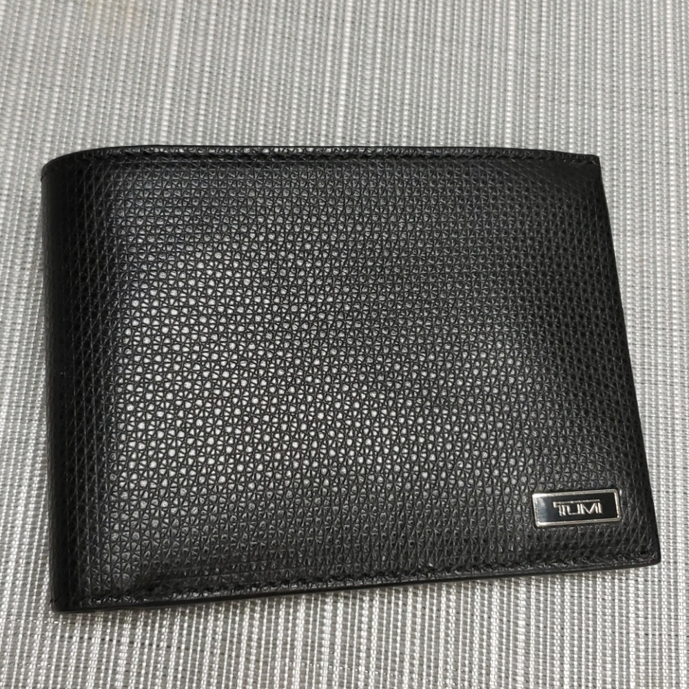 Original tumi Men's wallet